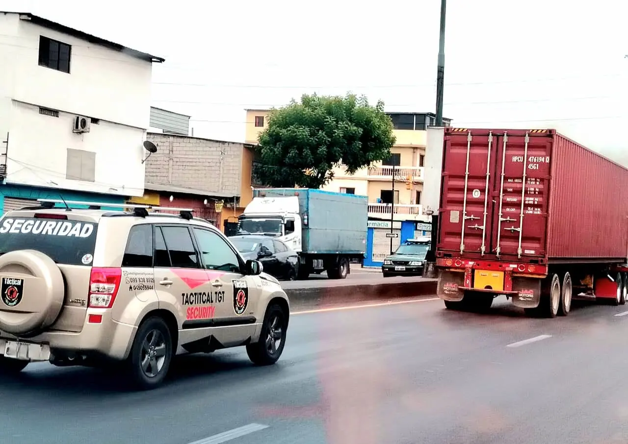 Custodia armada de transporte y mercancías